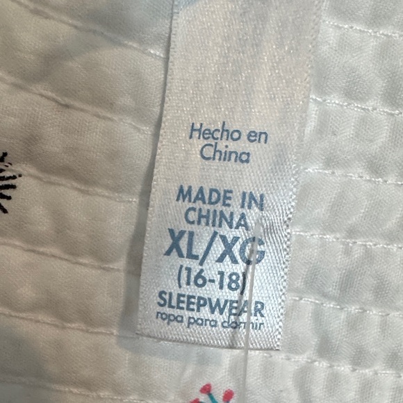 Floral White Robe - Picture 3 of 4